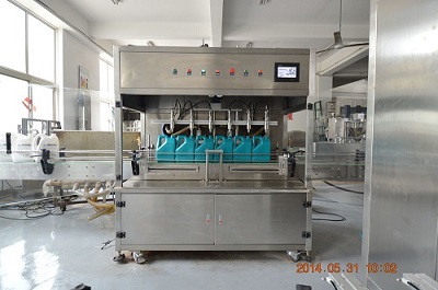 6頭全自動(dòng)潤滑油灌裝機(jī)